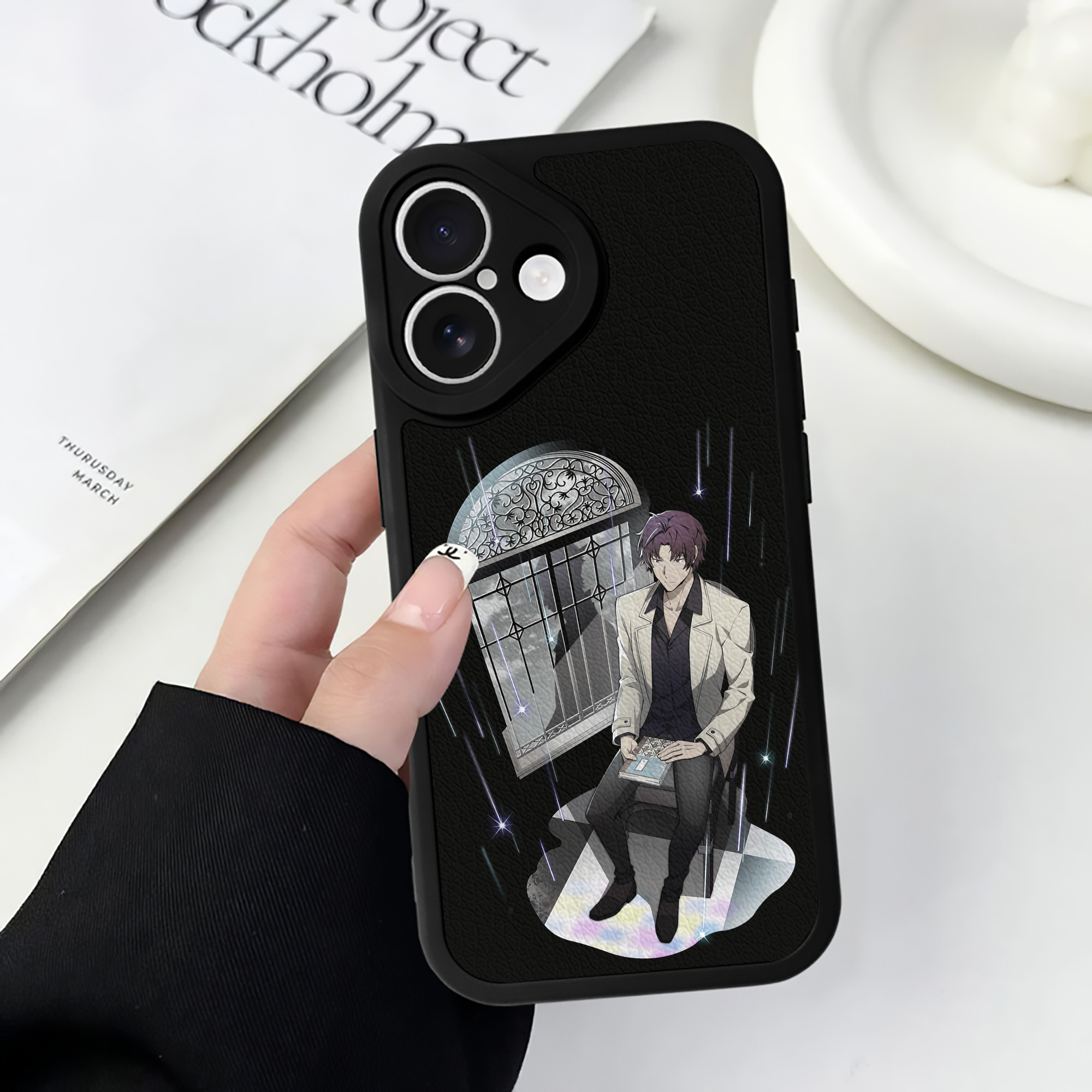 （画像用） 文豪ストレイドッグス Bungo Stray Dogs 【iPhone 16シリーズ対応】シリコンスマホケース（レザー調） 材質：シリコン